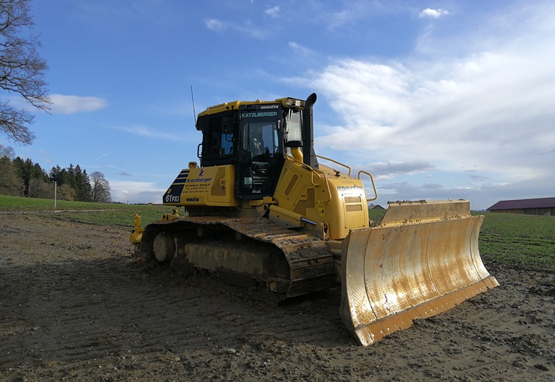 Erdbau Erdarbeiten Sand Wandschotter Rundkorn Kantkorn Rollierung Schotter Kies Humus Aushub Schottergrube Deponie Bagger LKW Sattel Baustelle Baustellen Fotos Materialien Humus Kies r Hochbau Tiefbau 6
